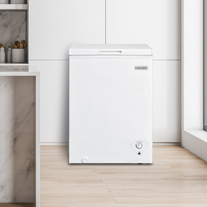 Igloo 3.5 Cubic Feet Garage Ready Chest Freezer with Adjustable